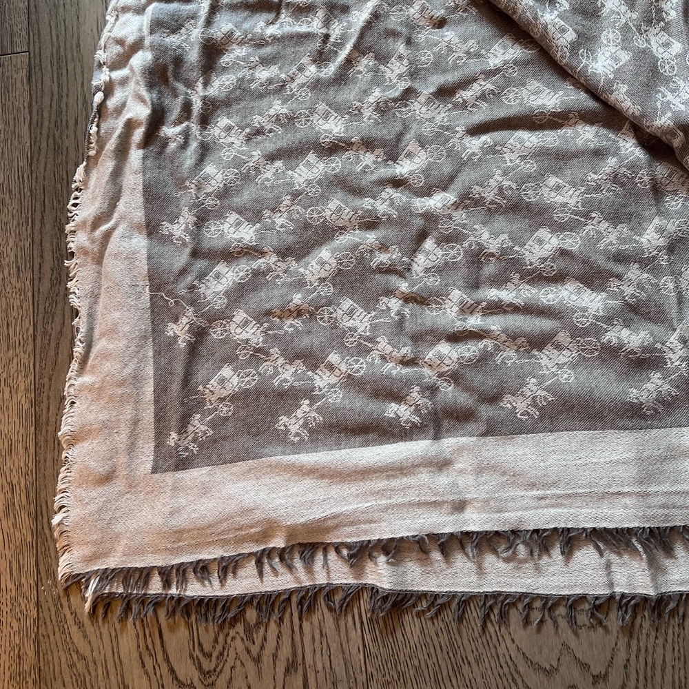 Coach scarf - Picture 2 of 3